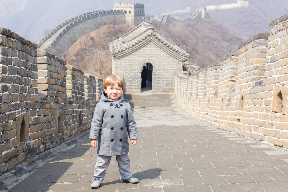 Antoine sur la Grande Muraille de Chine