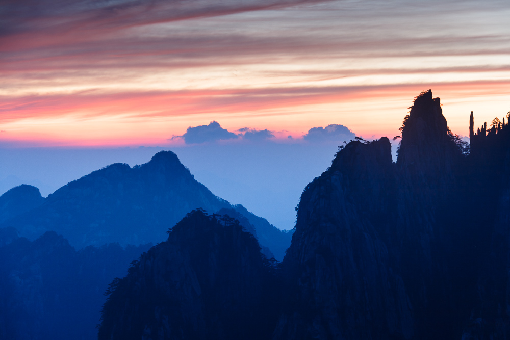 Sunrise on Huang Shan Mountains (UNESCO World Heritage).