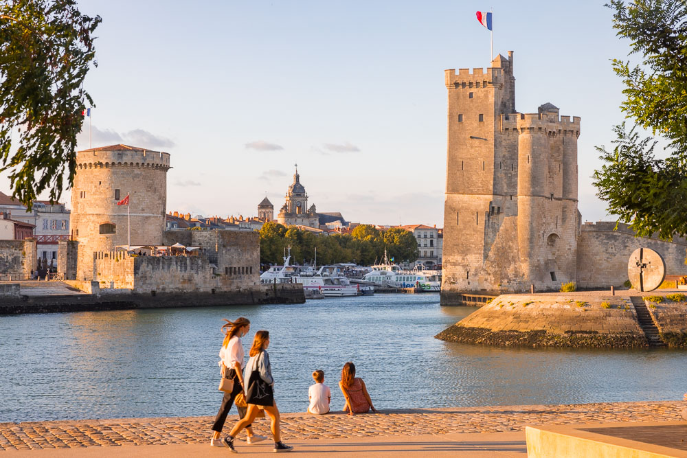 Tour de la chaîne et tour Saint-Nicolas de La Rochelle en Charente-Maritime © Loic Lagarde