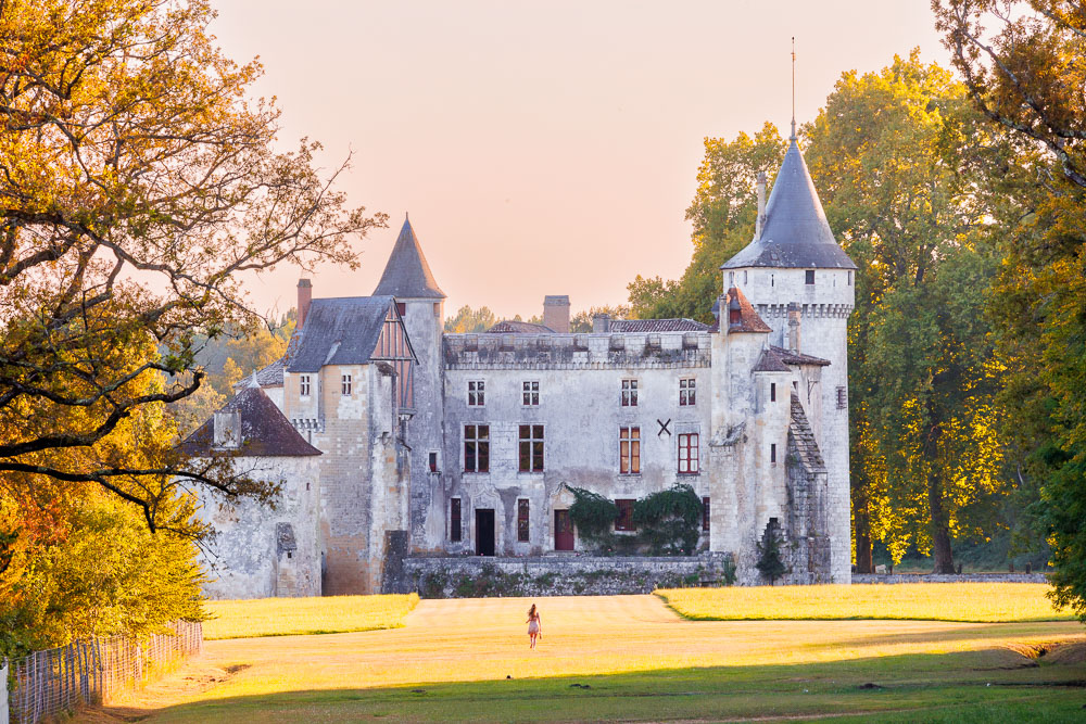 Château de la Brède au lever du soleil en Gironde © Loic Lagarde