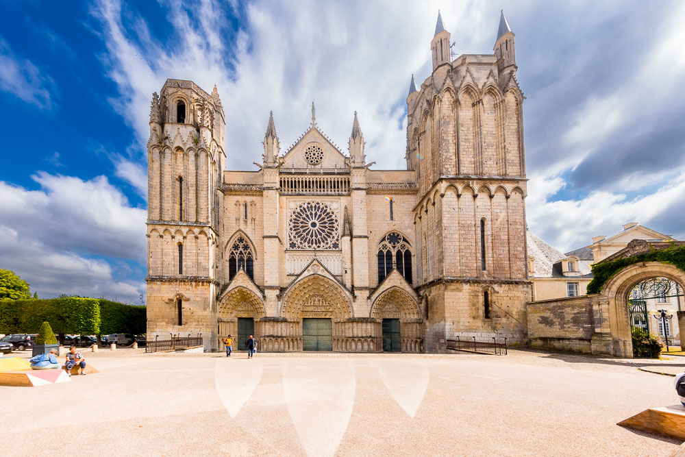 Cathédrale Saint-Pierre de Poitiers capitale du Poitou © Loic Lagarde
